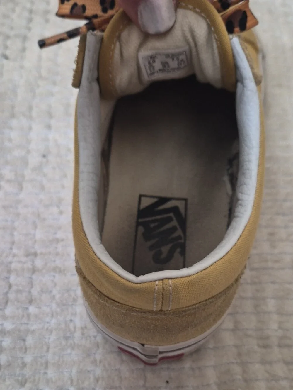 Vans Kids Low-Top Sneakers in Mustard Yellow with White Stripe